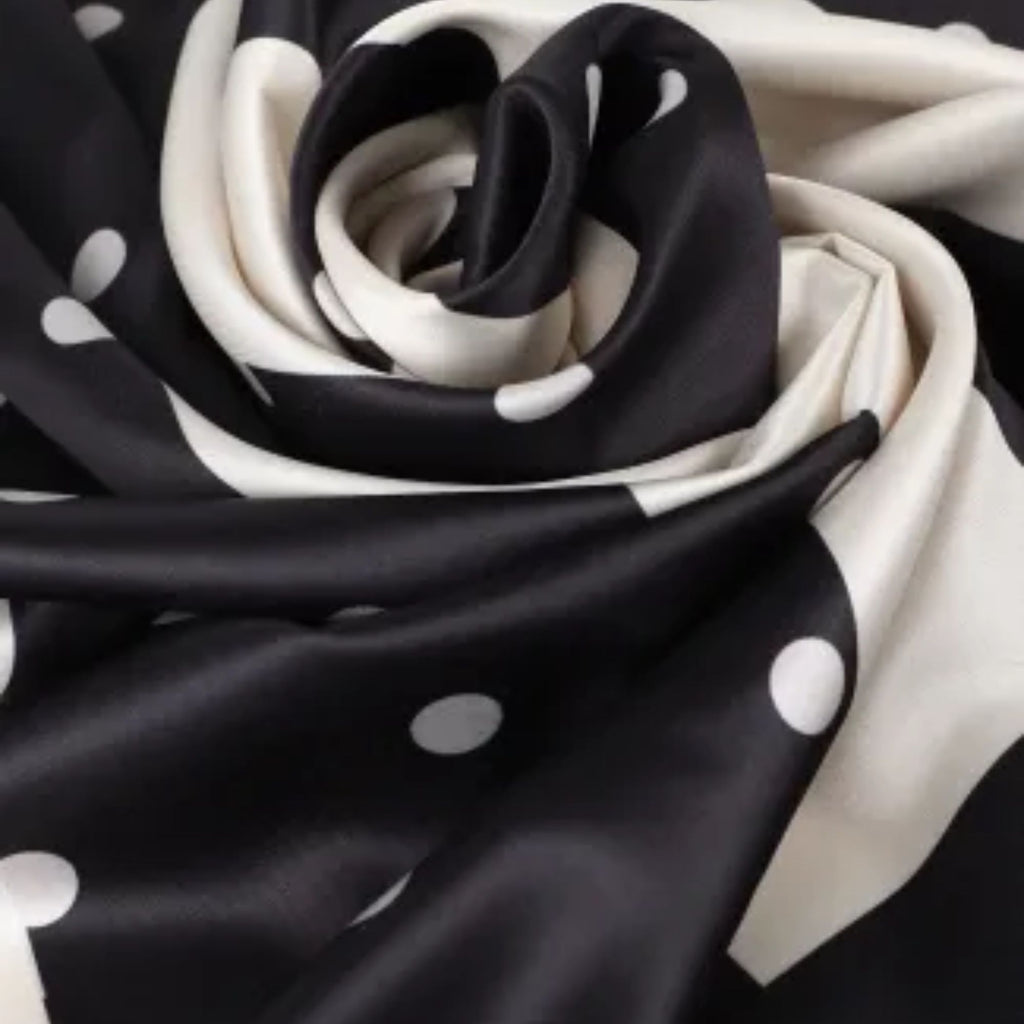 Pañuelo Lola Casademunt estampado Gran M Negro - Crudo