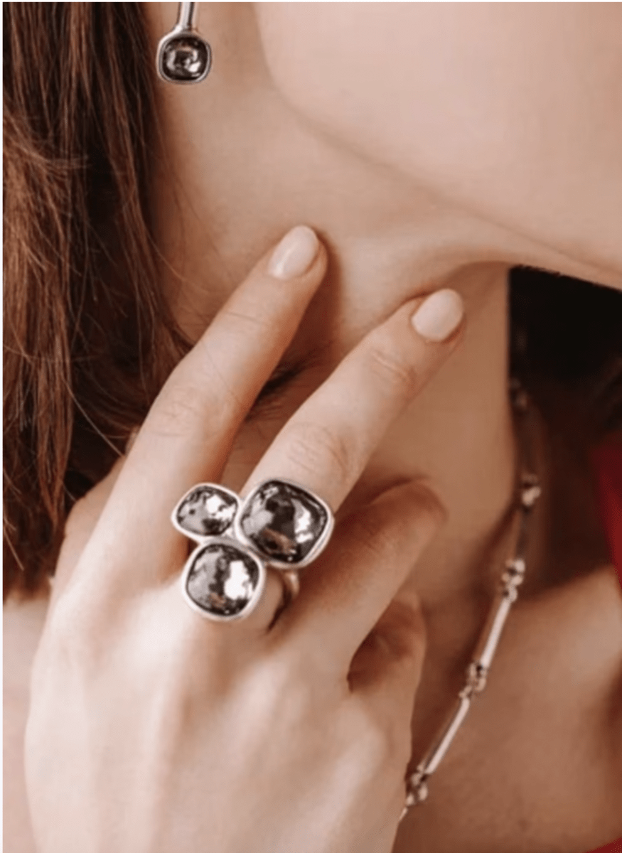 Anillo Uno de 50 Ladies de Plata con 3 piedras cuadradas grises