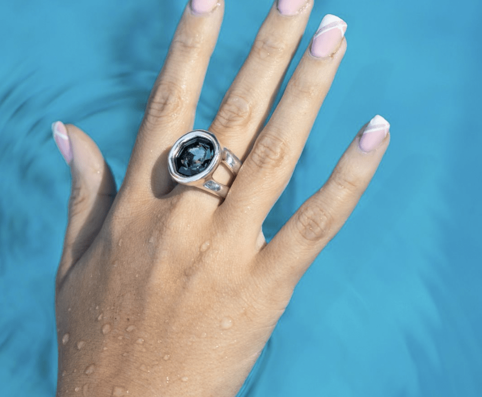 Anillo Uno de 50 plateado piedra grafito única