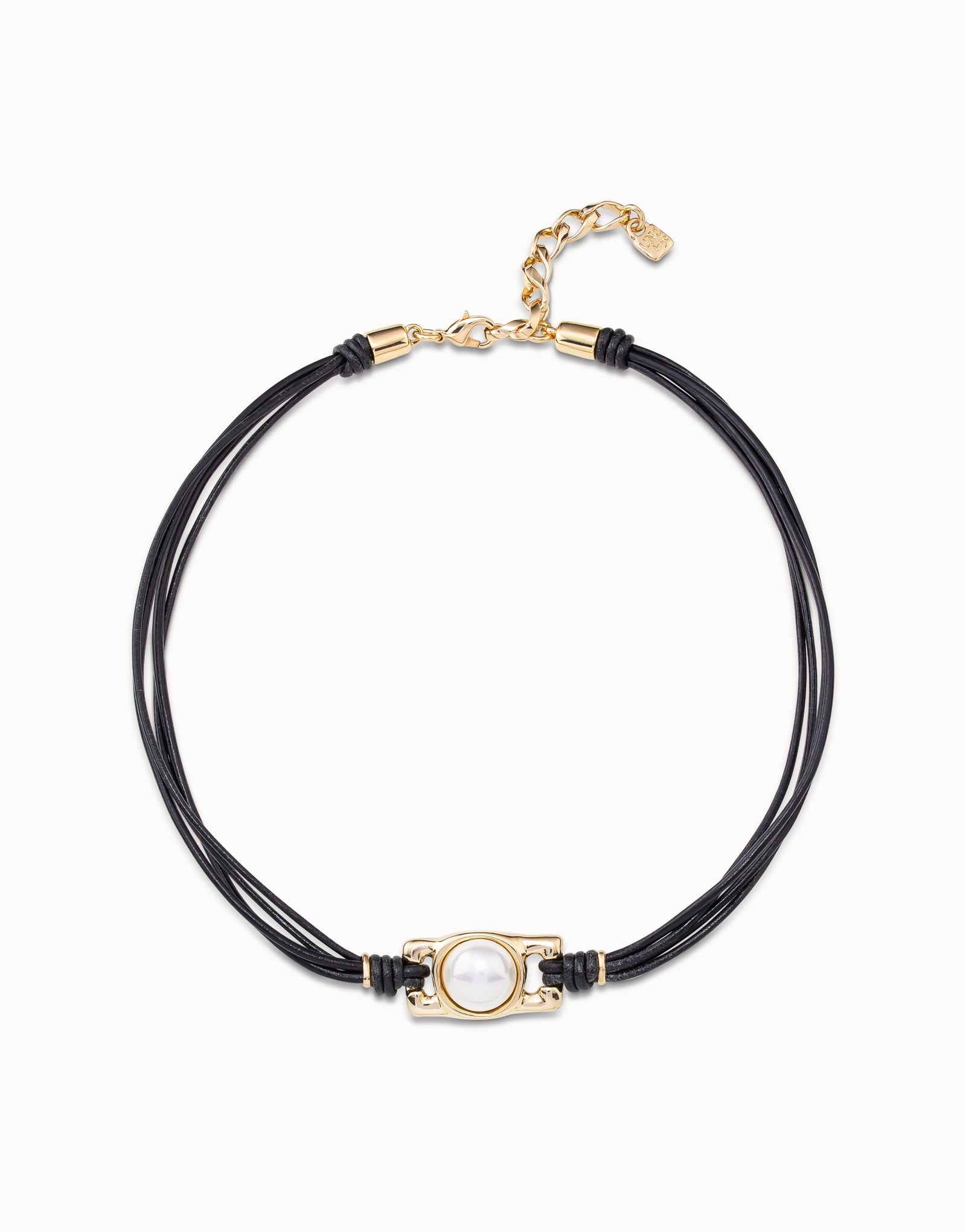 Collar Uno de 50 Darling cuero con una perla al centro