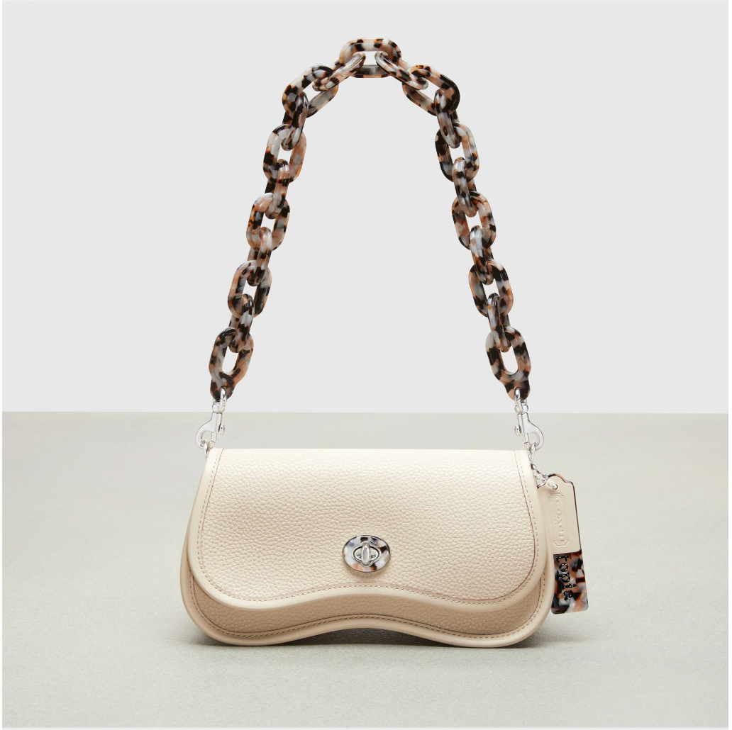 cartera Coach Blanca con cadena de piedra  (Wavy Dinky Bag In Coachtopia Leather)