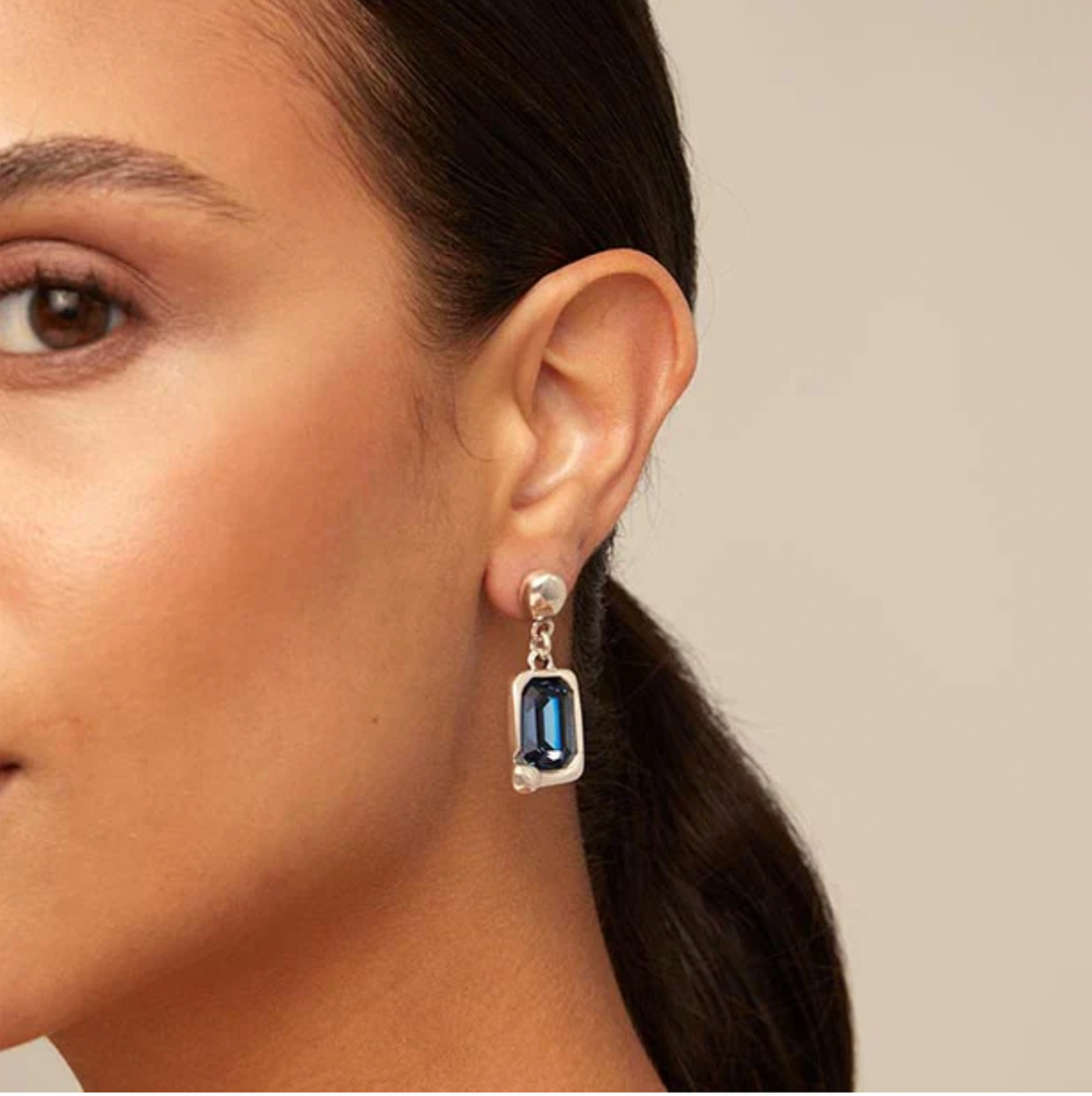 Aros uno de 50 Unconventional Cristal fascetado azul