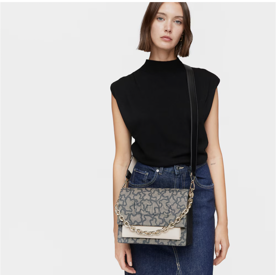 Bandolera Tous mediana Audree Kaos Icon cadena dorada Monograma oscuro con rosa