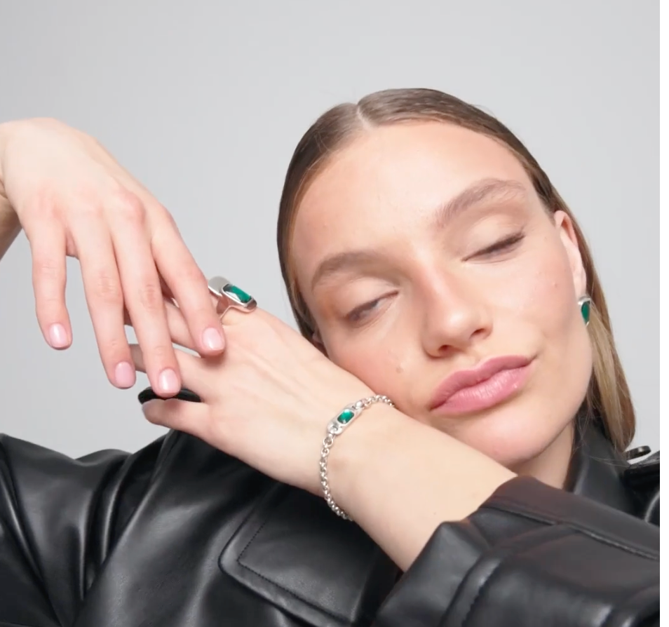 Pulsera Uno de 50 de plata con piedra verde