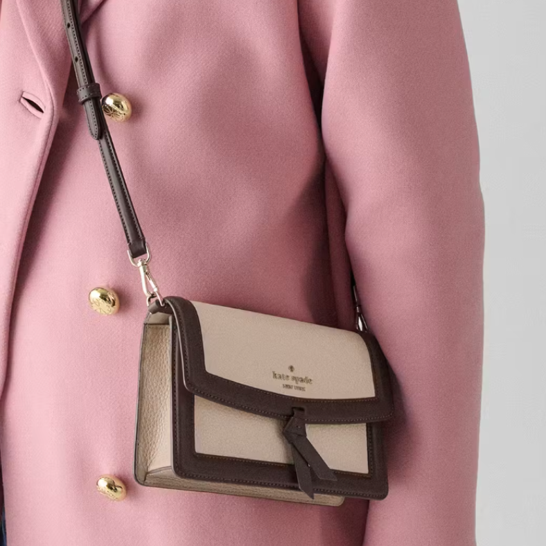 Cartera Kate Spade crossbody cuero beige con café moro