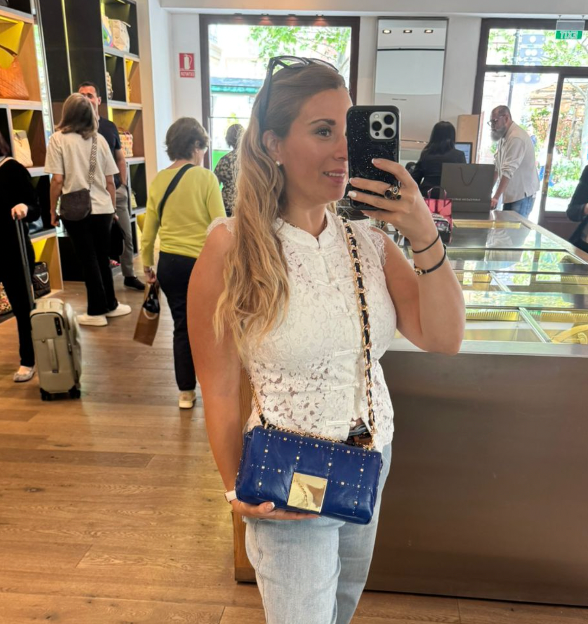 Cartera Purificación Garcia Tachas Cuero Azul Rey