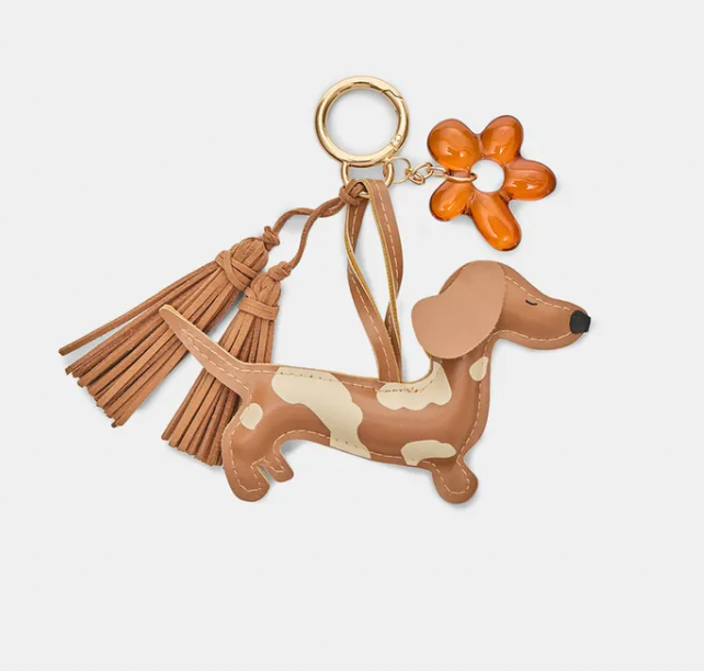 Llavero Stradivarius Perrito Salchicha y flor