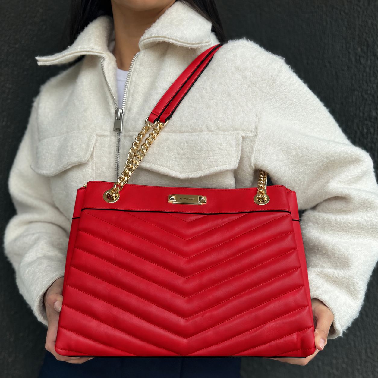 Cartera Michael Kors Tote acolchado mediano Whitney rojo