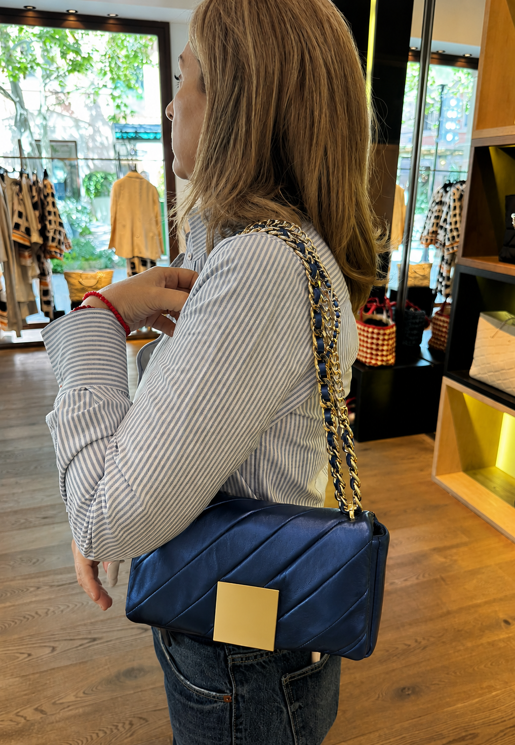 Cartera Purificacion García  Azul metalizado