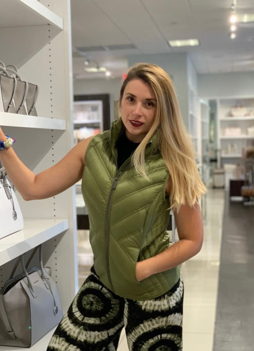Parka mujer Michael Kors sin mangas con gorro verde