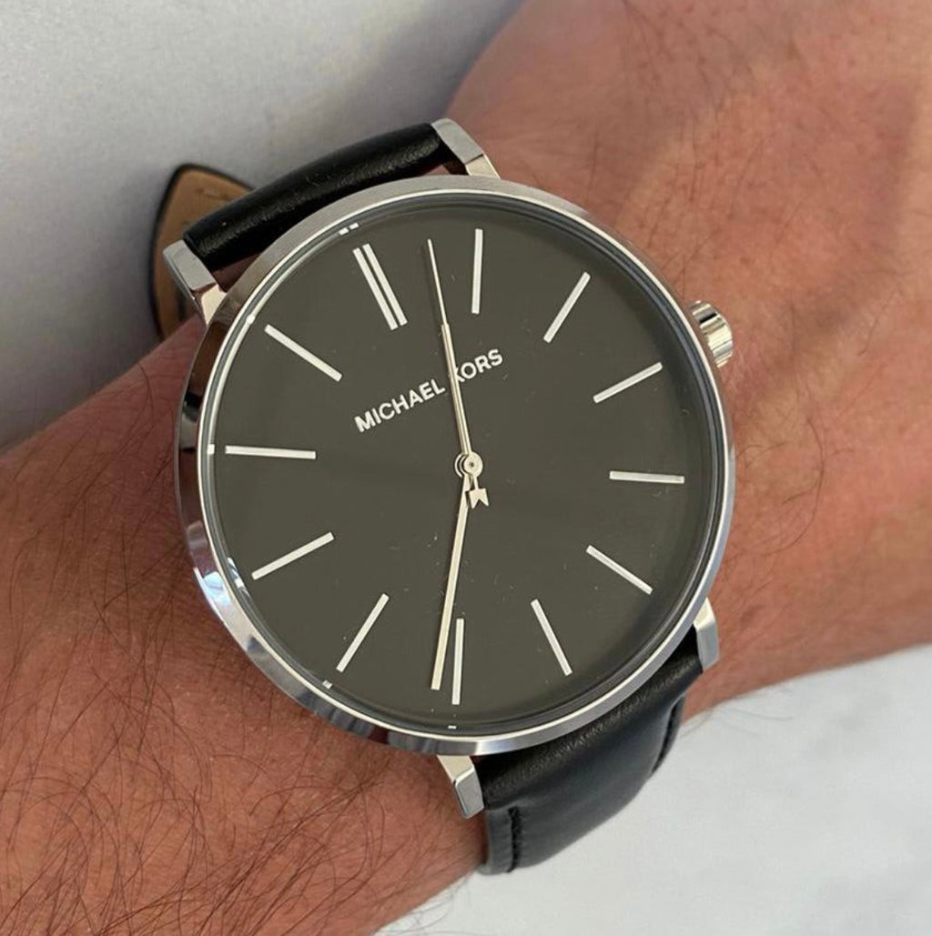 Reloj hombre Michael Kors correa cuero fondo negro