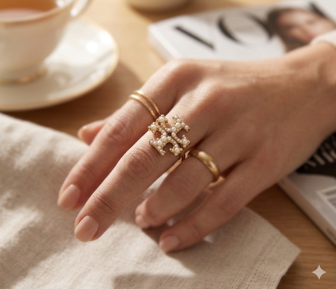 Anillo Tory Burch Bañado en Oro 18k con Perlas