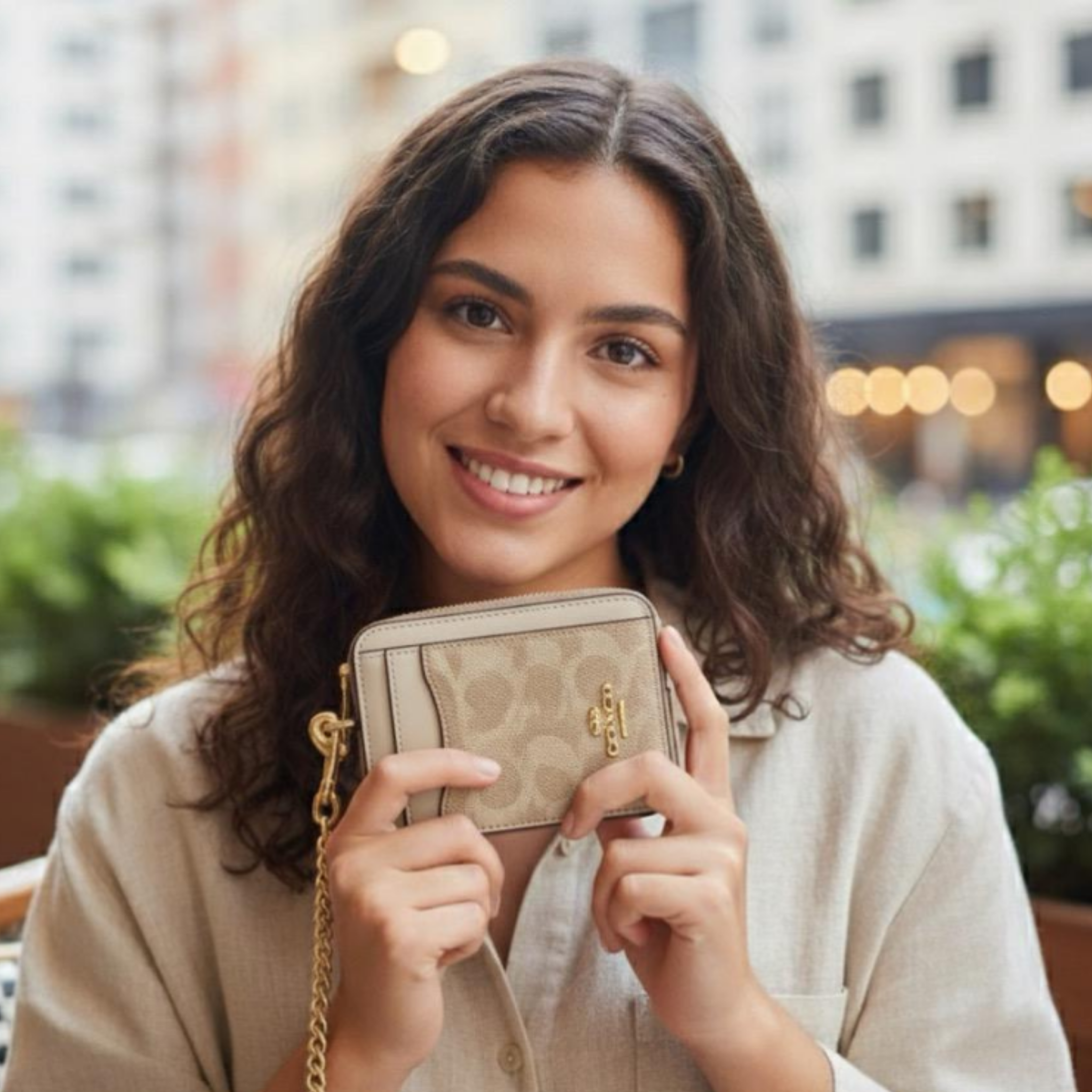 Billetera Coach Pequeña monograma beige