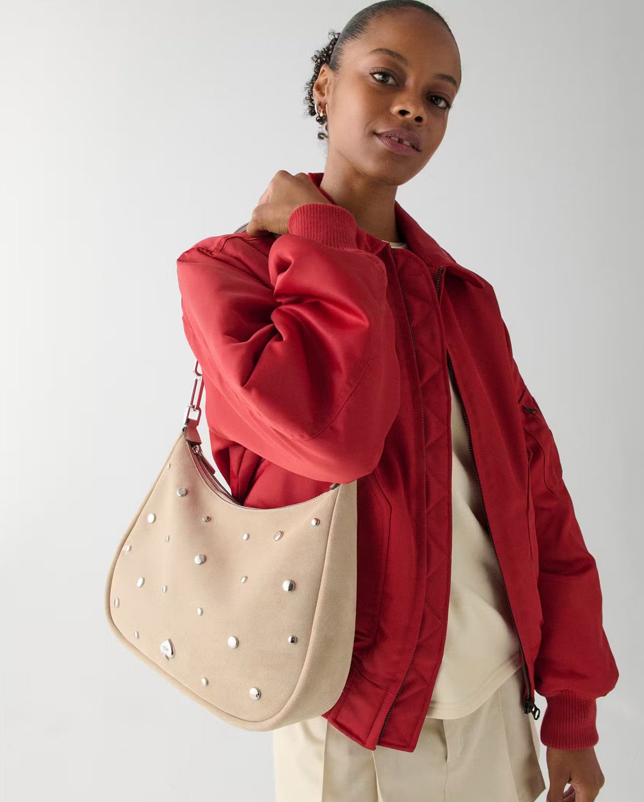 Cartera Kate Spade Kayla Large Gamuza Tachas Beige