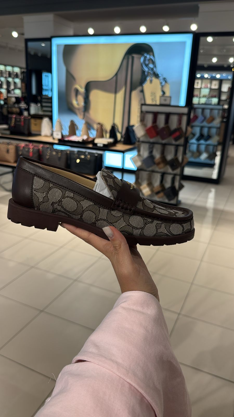 Zapatos Coach monograma café