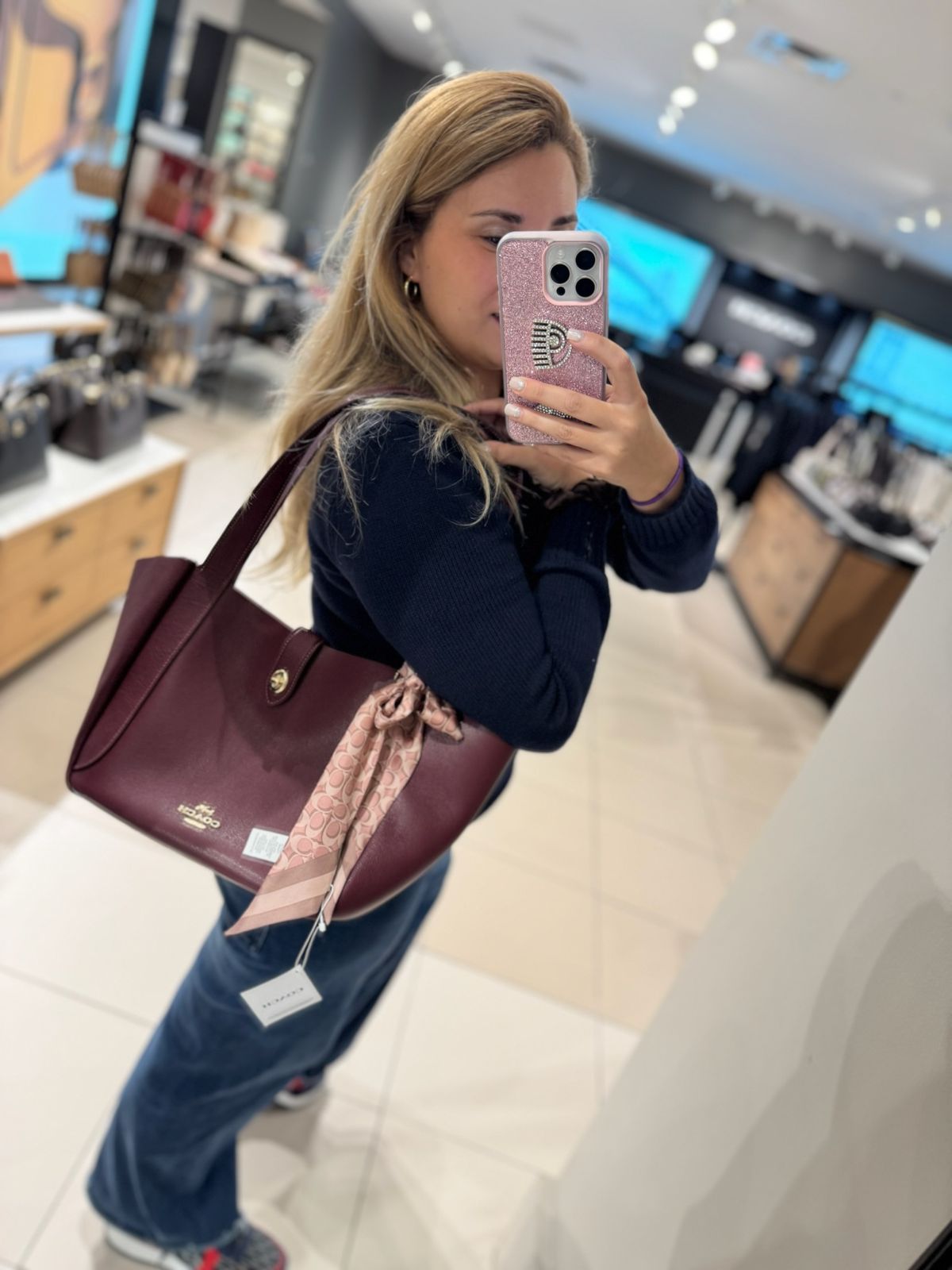 Cartera Coach Tote burdeo grande