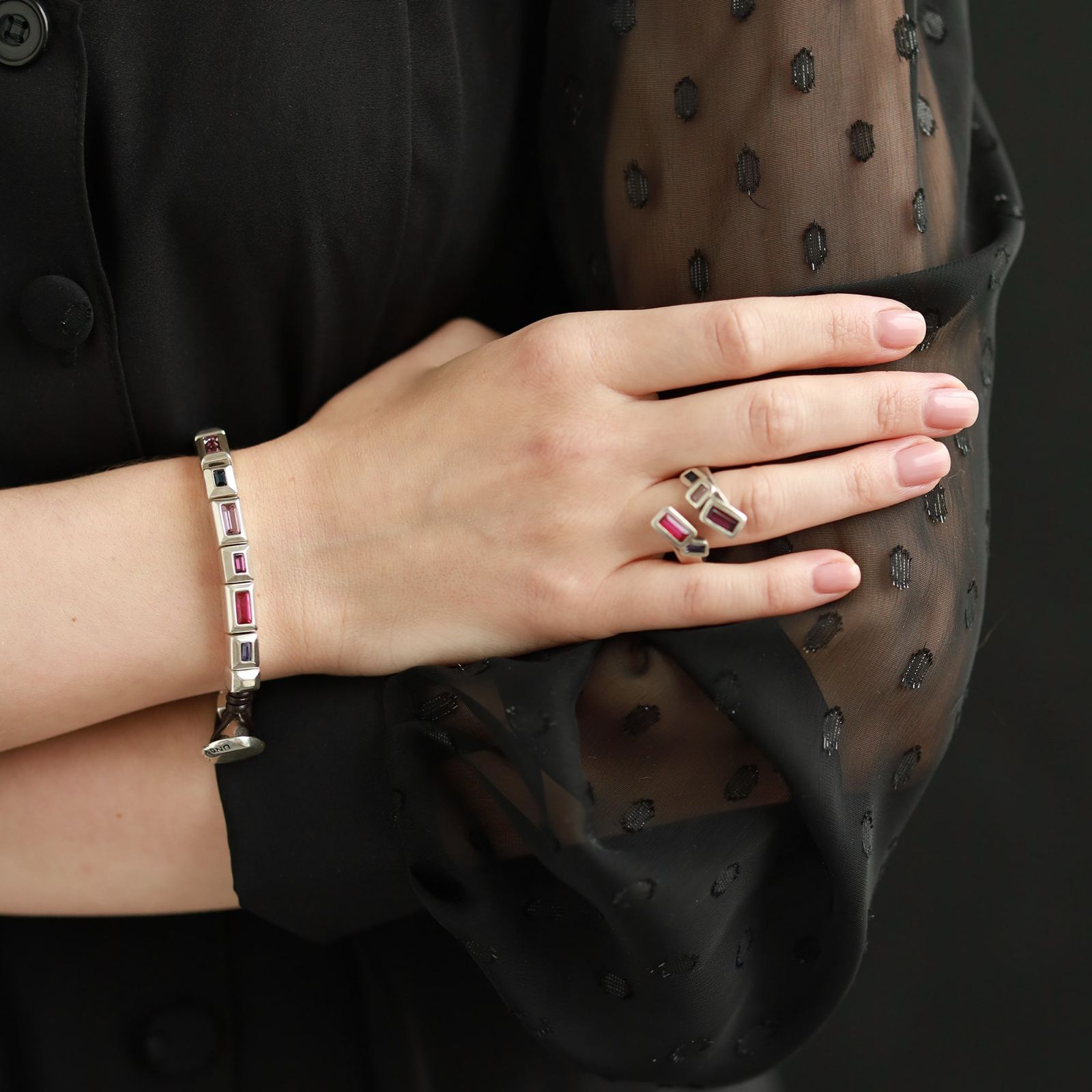 Anillo Uno de 50 espiral fucsia, lila, morado