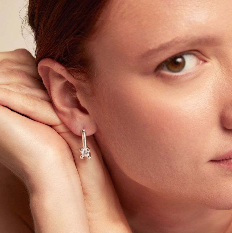 Aros Uno de 50 de plata con piedra circonita