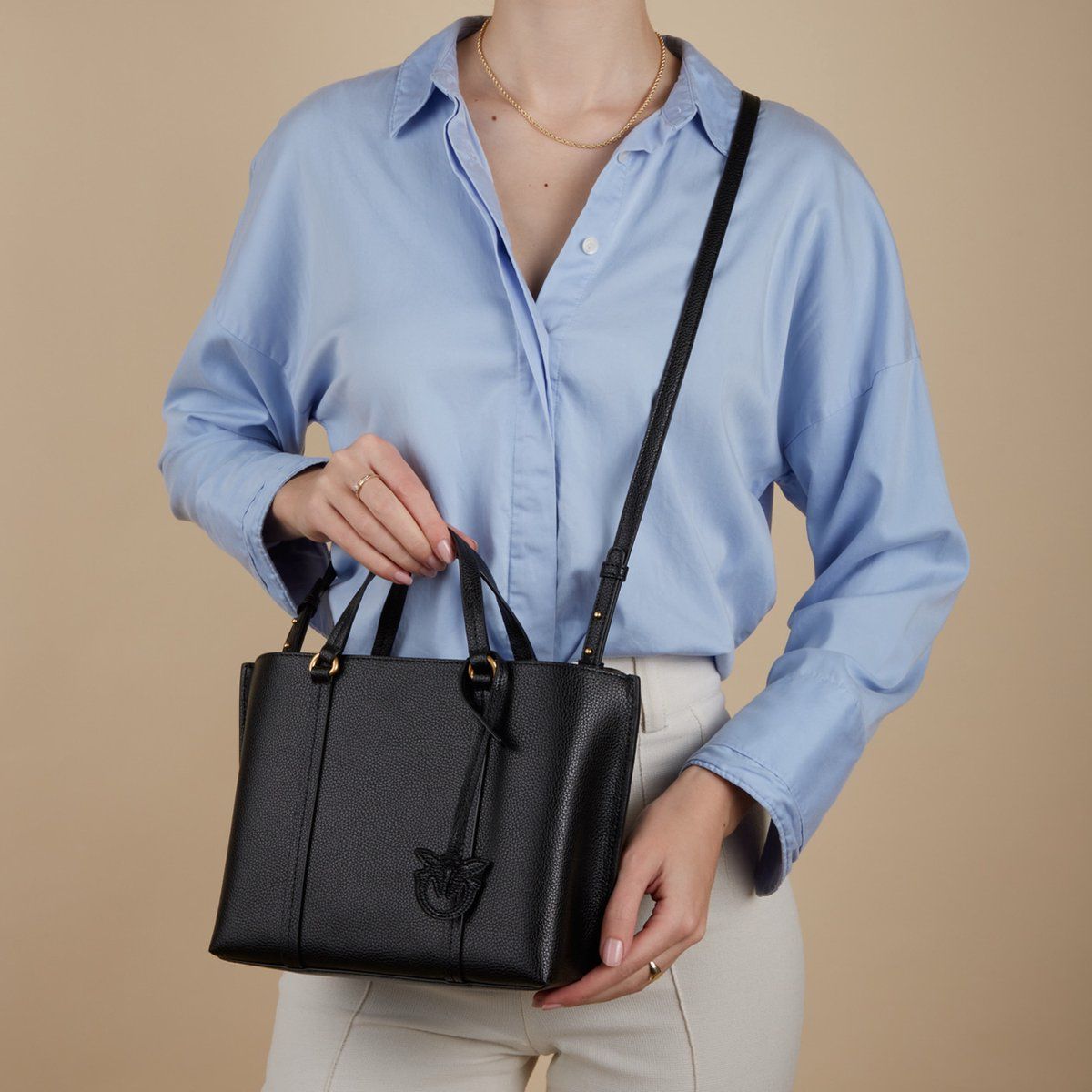 Tote Pinko mediano cuero negro