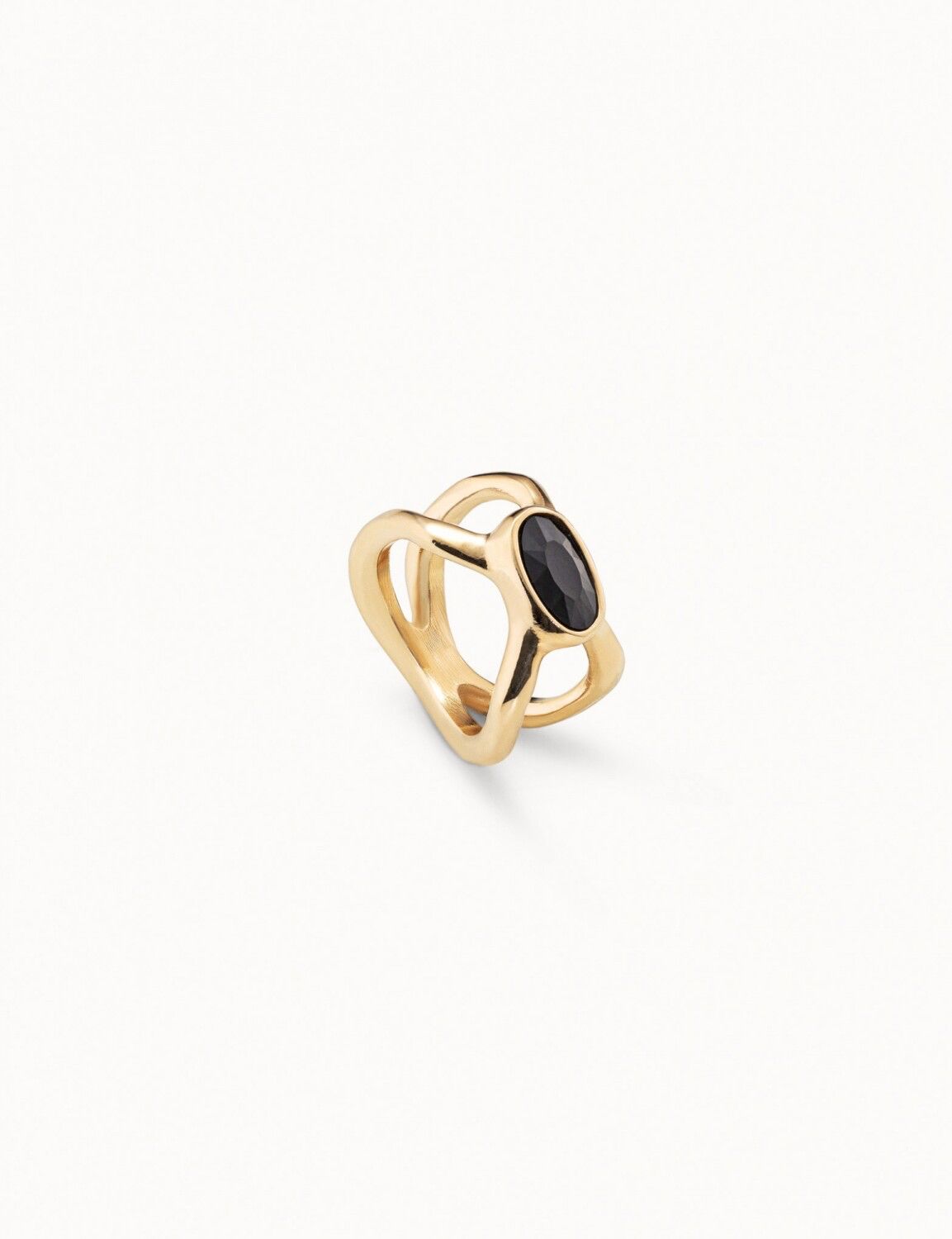 Anillo Uno de 50 Guardian doble baño de oro onix