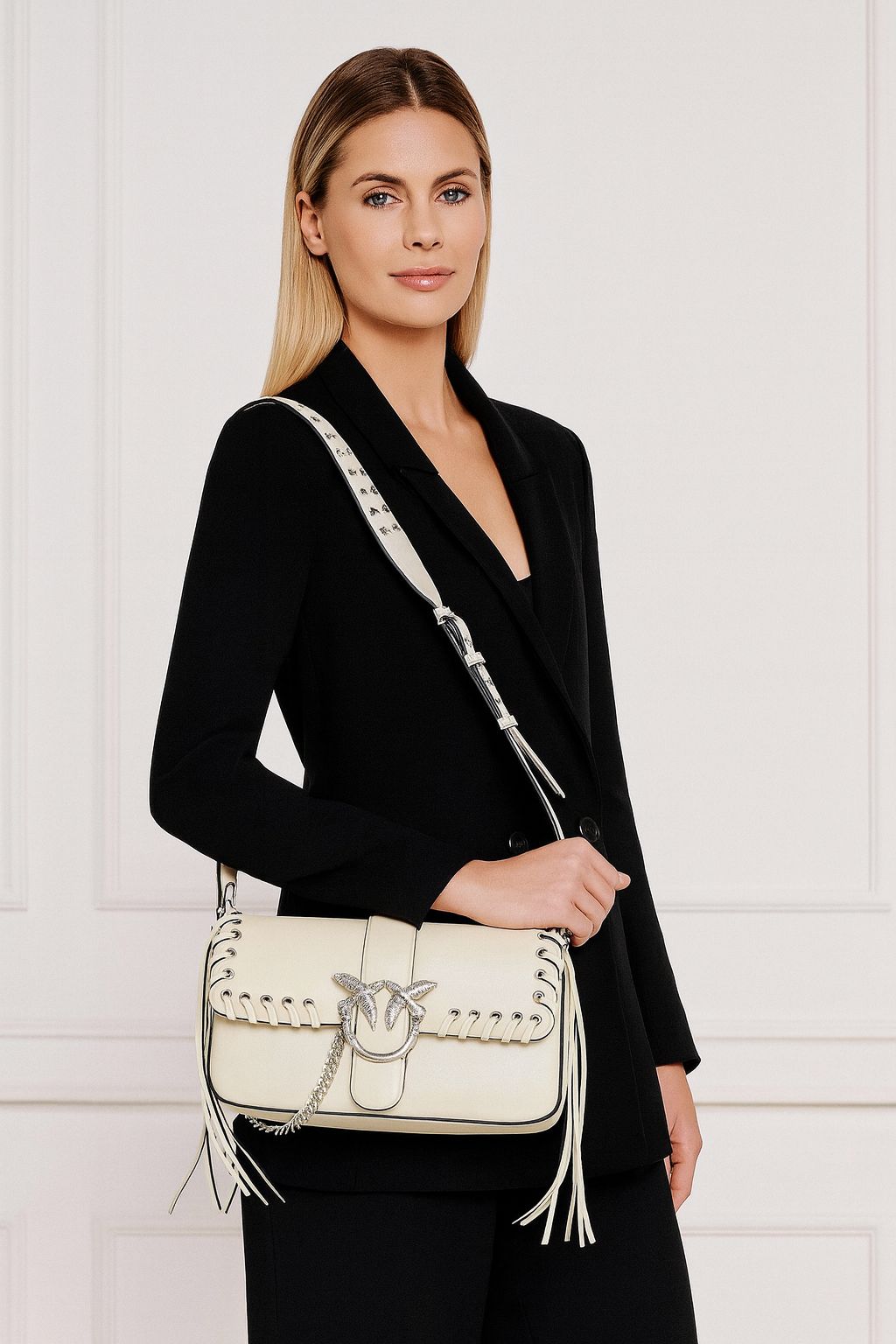 Cartera Pinko Love One Classicc Slouchy flecos Blanca herrajes plata