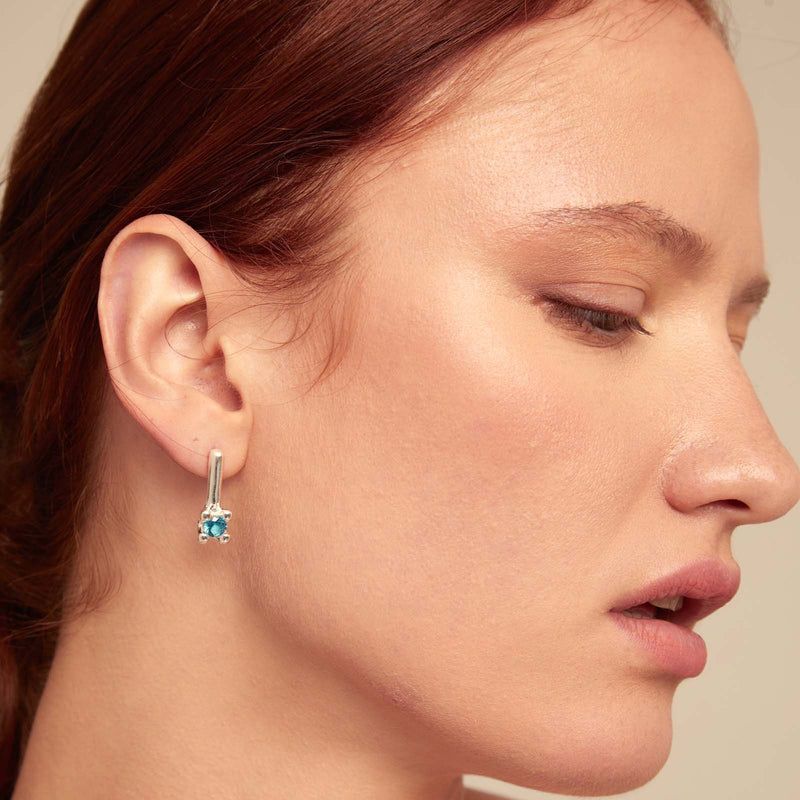 Aros Uno de 50 Divine Cristal Azul