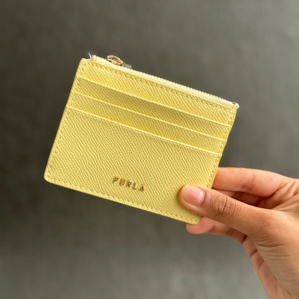 Tarjetero y monedero modelo Camelia Furla