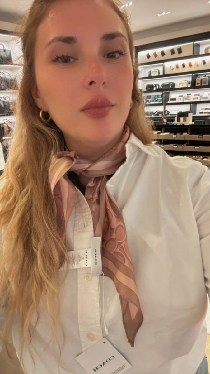 Pañuelo Coach de Seda monograma Rosa