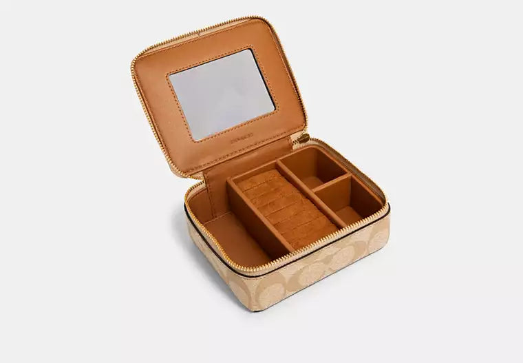 Joyero coach Monograma beige con blanco