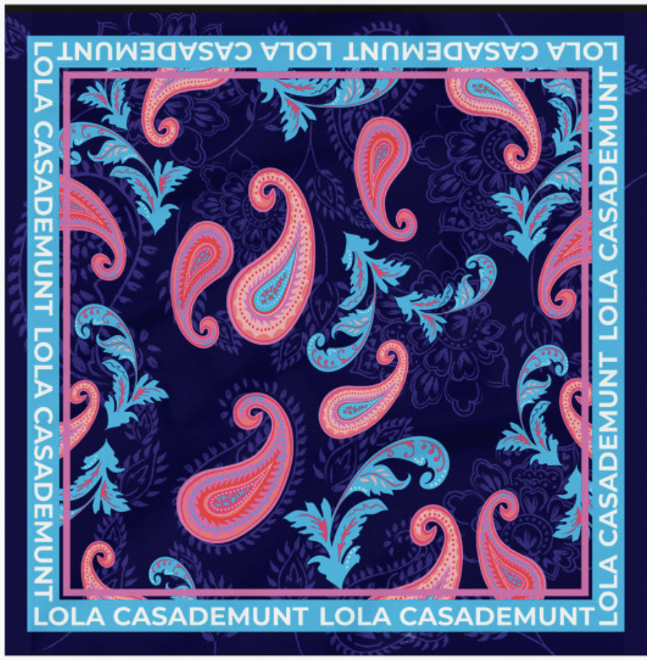 Pañuelo Lola Casademunt estampado paisley Flores calipso y fucsia