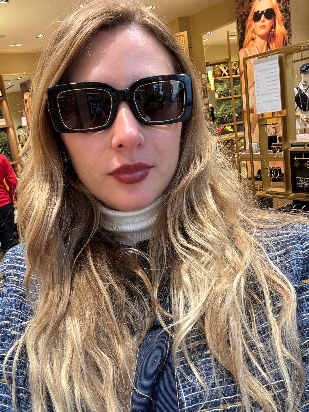 Lentes Tory Burch Pequeños rectangulares print cafe con linea dorada por dentro