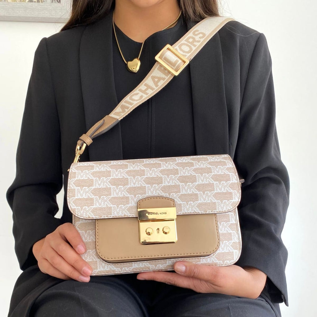 Cartera Michael Kors Crossbody Flap Messenger Letras