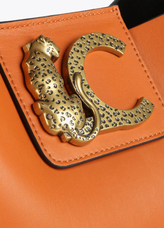 Cartera Lola Casademunt efecto piel logo LC Camel
