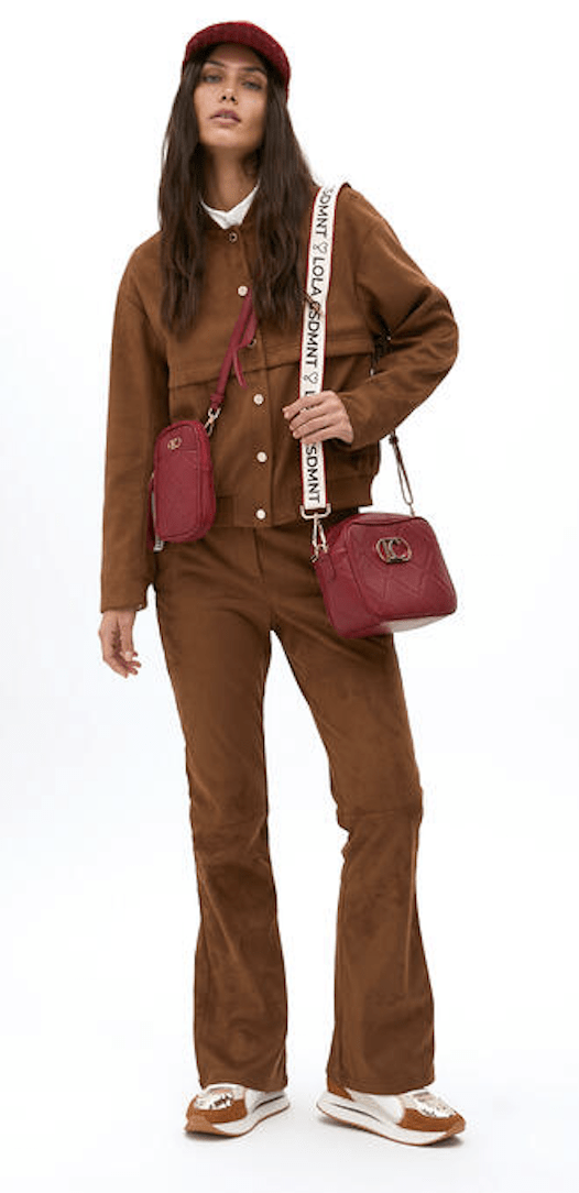 Cartera Lola Casademunt rombos logo ovalado rojo