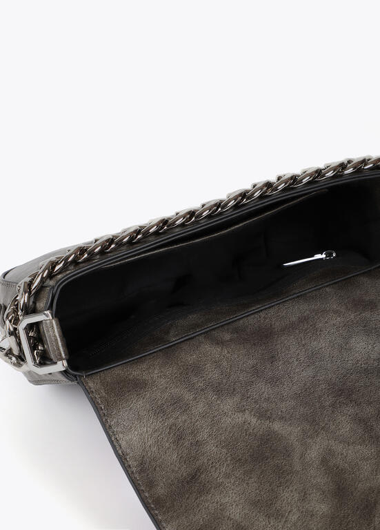 Cartera Lola Casademunt con solapa y cadena girs