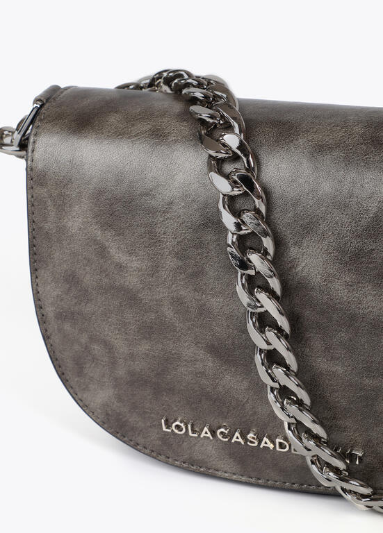 Cartera Lola Casademunt con solapa y cadena girs