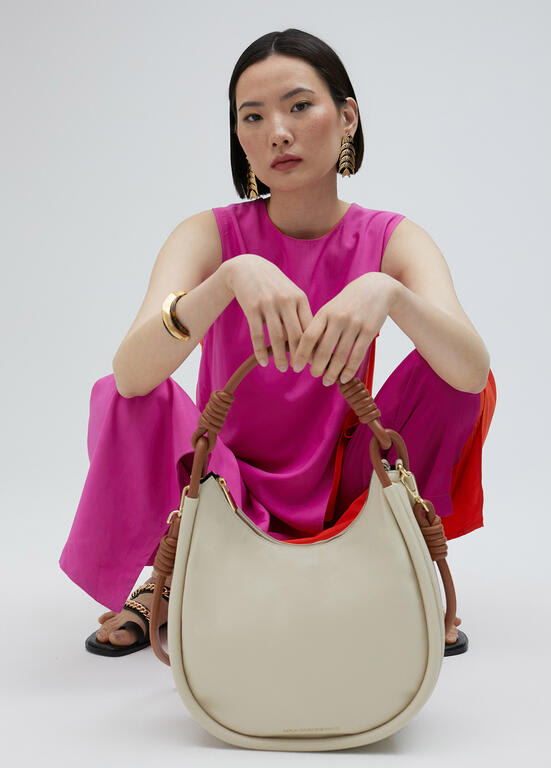 Cartera Lola Casademunt Media luna grande blanca