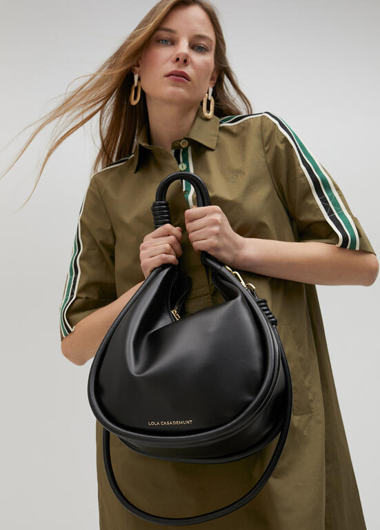 Cartera Lola Casademunt Media luna grande Negro