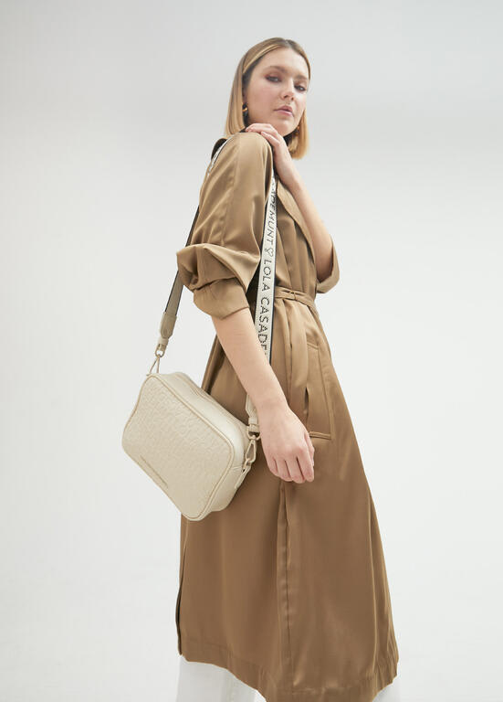 Cartera Lola Casademunt Bandolera Rectangular monograma Crudo