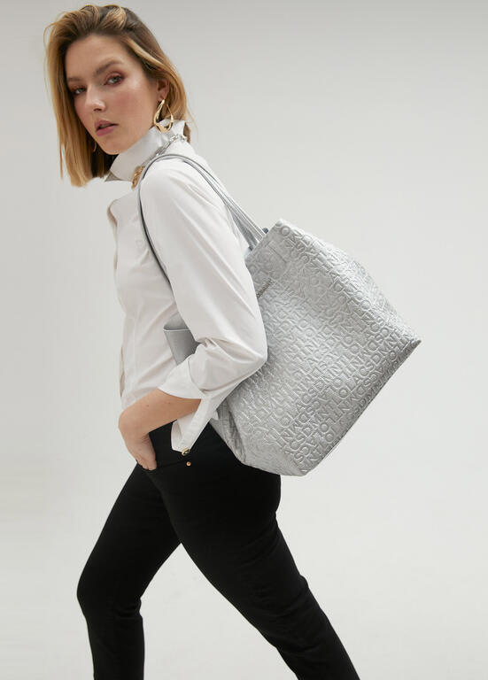 Bolso Lola Casademunt Tote grabado monograma plateado