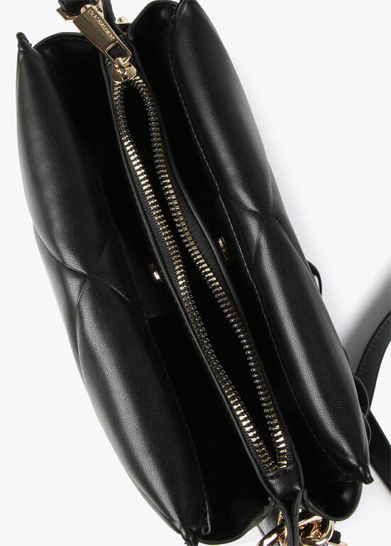 Cartera Lola Casademunt acolchada con cadena negra