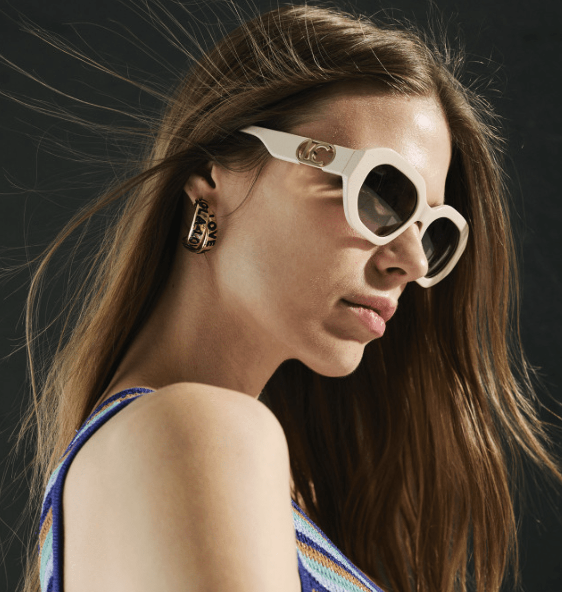 Lentes Lola Casademunt Marco hexagonal con logo dorado color crudo