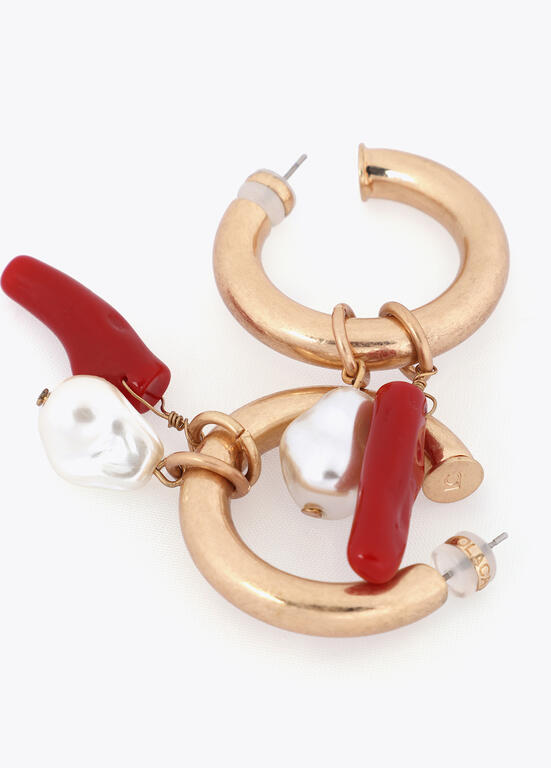 Aros Lola Casademunt  de  con charms de coral y perla