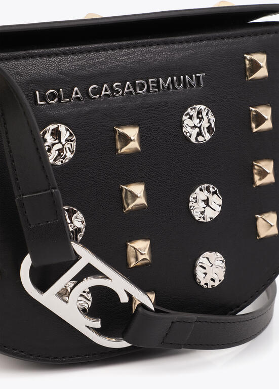 Cartera Lola Casademunt con tachas dorado y plateado