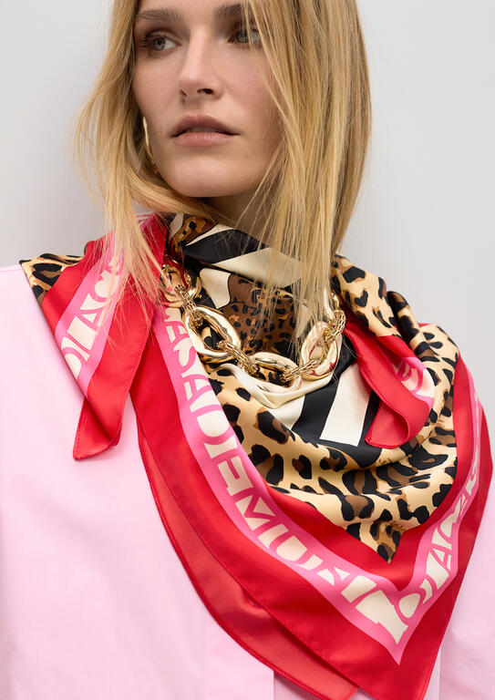 Pañuelo satinado con estampado combinado de rallas y leopardos