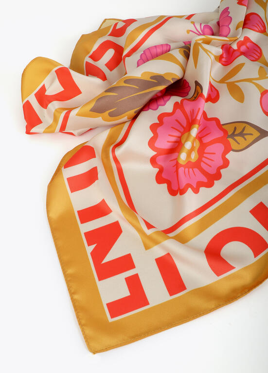 Pañuelo Lola Casademunt satinado con diferentes motivos florales