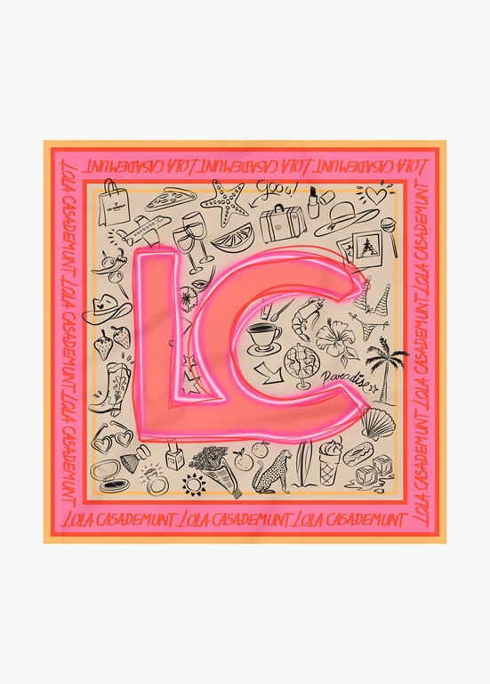 Pañuelo Lola Casademunt satinado con diferentes motivos y logo