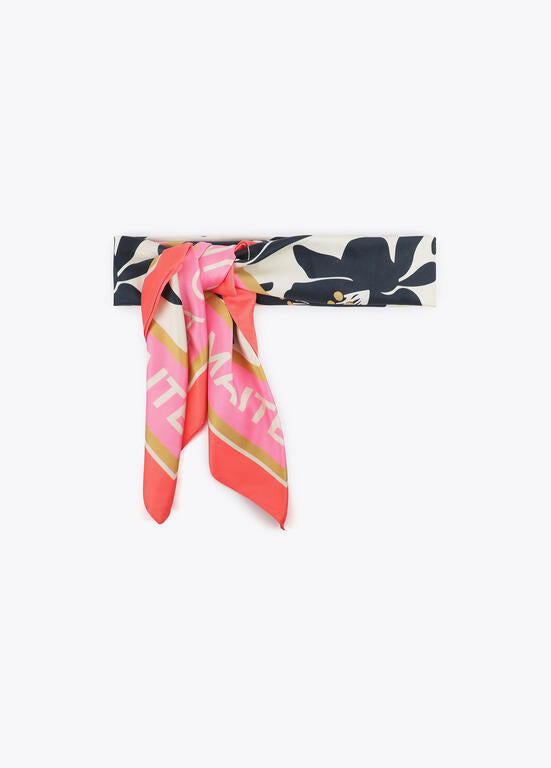 Panuelo Lola Casademunt con estampado floral y aves