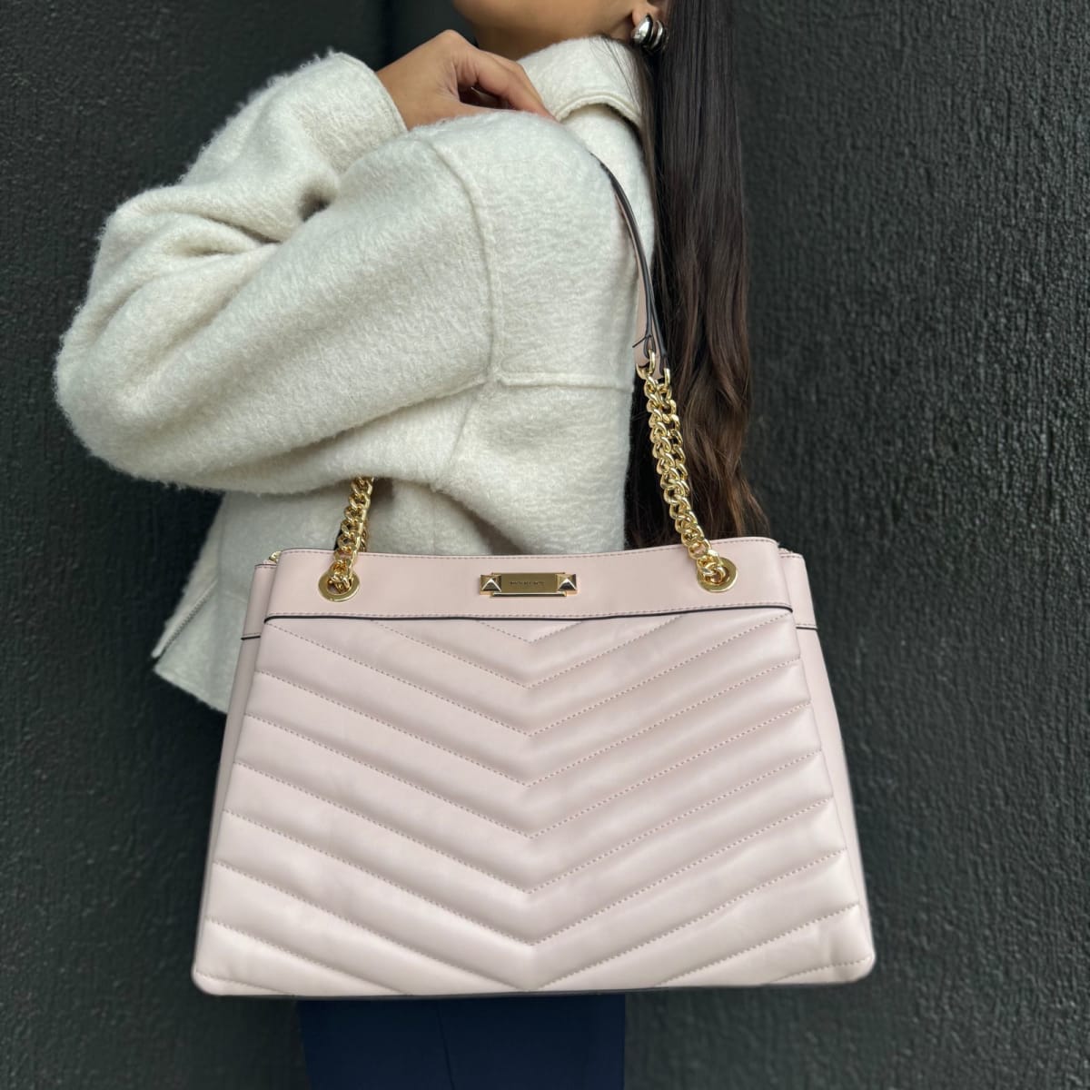 Cartera Michael Kors Tote acolchado mediano Whitney Rosa Palo