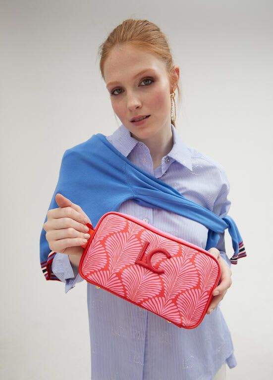 Estuche Lola Casademunt Neceser nylon con estampado conchas en rosa y naranja